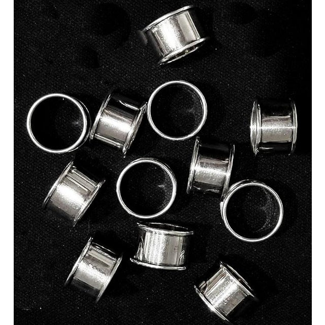 Contemporary 1960s Set of 12 Vintage Contemporary Silverplate Napkin Rings For Sale - Image 3 of 5