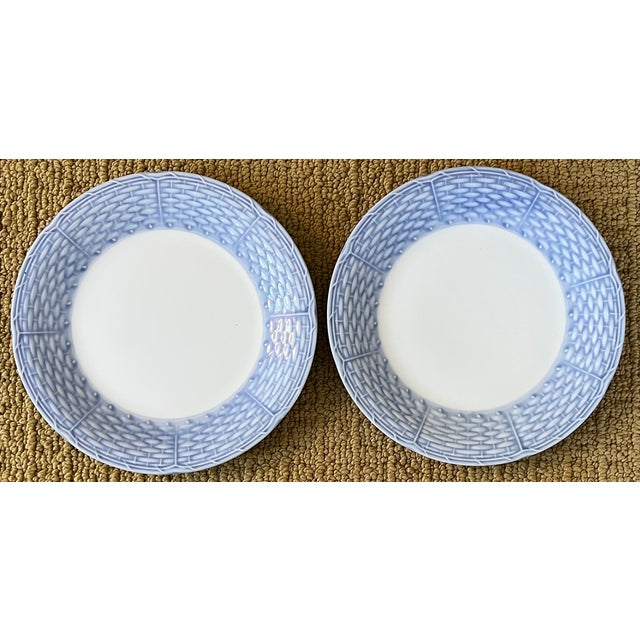 Mid 20th Century English Porcelain Blue and White Basketweave Plates for Salad, Cake or Hors d'Oeuvres - Set of 12 For Sale - Image 9 of 16