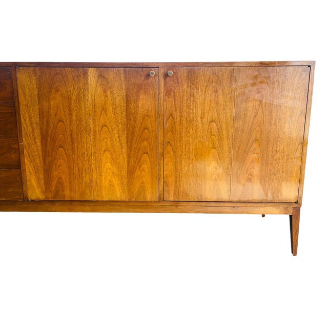 Mid-Century Modern Walnut Triple Dresser in Style Paul McCobb For Sale - Image 6 of 11