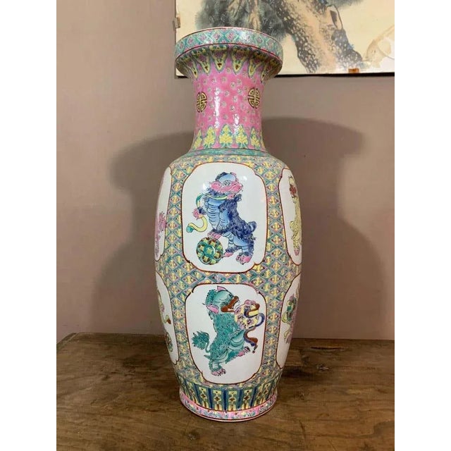 Vase in Canton Porcelain, Early 20th Century For Sale - Image 3 of 12