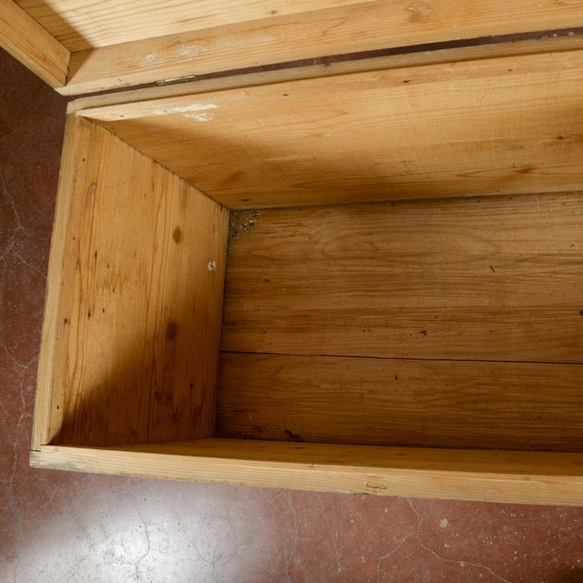 Rectangular Trunk in Wood and Metal For Sale - Image 12 of 18