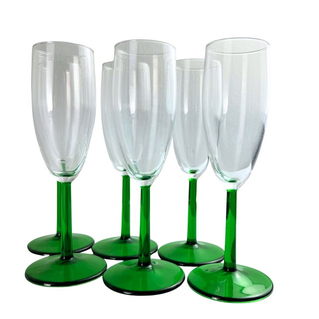 Durand Vintage Luminarc Durand France Emerald Green Champagne Flute Wine Glasses- Set of 6 For Sale - Image 4 of 6