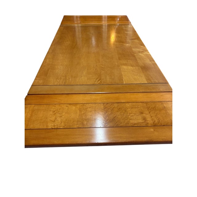 American 1940s High Quality Cushman Colonial Creations Solid Rock Maple Draw Leaf Table. For Sale - Image 3 of 12