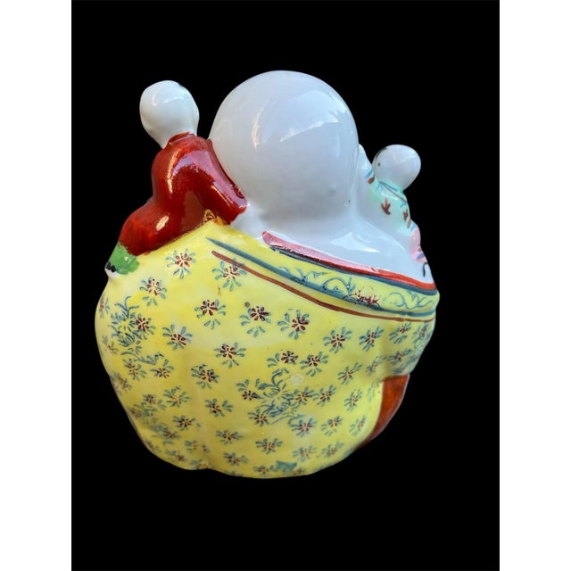 Vintage Chinese Porcelain Laughing Buddha With Five Children – Hand-Painted Famille Rose Figurine For Sale In Dallas - Image 6 of 8