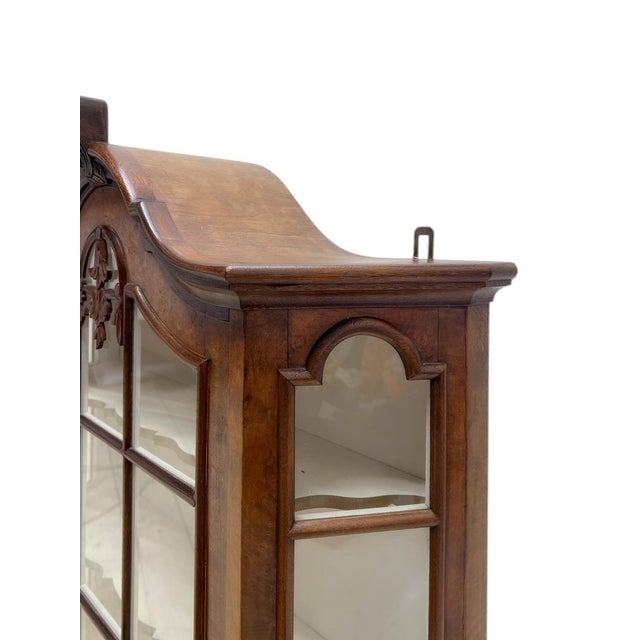 1960s Walnut Veneer Wall Display Cabinet with Ornament and White Shelves, 1960s For Sale - Image 5 of 11
