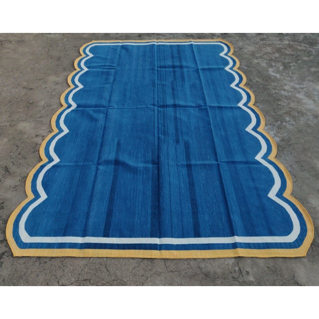 Handmade Cotton Vegetable Dyed Scalloped Edge Rug Royal Blue With Cream