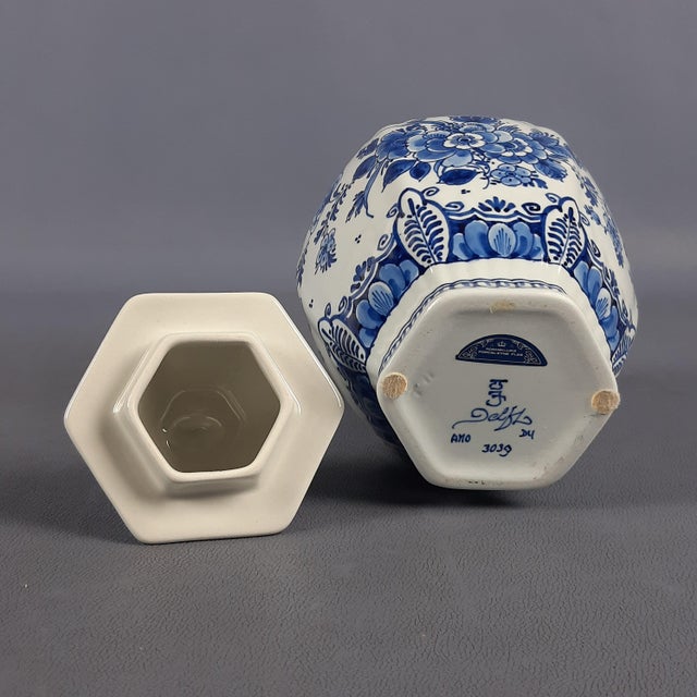 Vintage Porcelain Potiche Vase with Blue Lion Lid from Royal Delft For Sale - Image 6 of 12