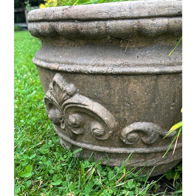 1990s Cast Stone Neoclassical 1990s Fleur-De-Lis Garden Pot For Sale - Image 5 of 9