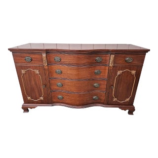 Late 20th Century 6-Drawer Buffet With Hand-Carved Embellishments in the Style of Duncan Phyfe For Sale