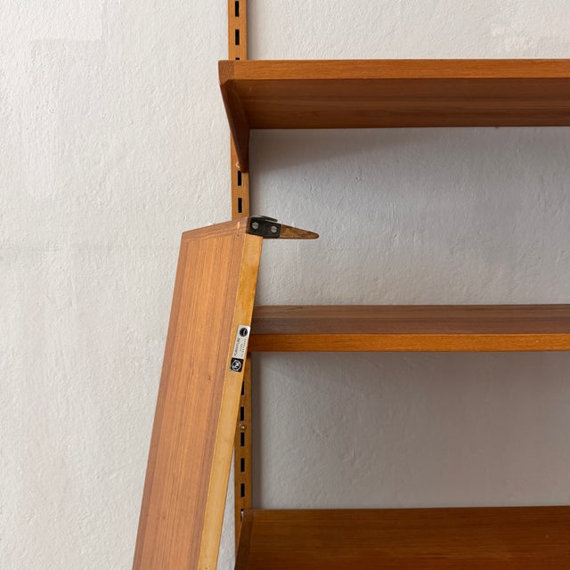 Wood Mid-Century Modern Danish Teak Wall Shelving System by Kai Kristiansen for FM Møbler, 1965 For Sale - Image 7 of 11