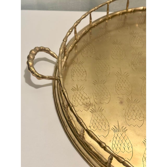 Monumental 1970s Etched Pineapple & Faux Bamboo Brass Round Tray by Turtle and Crane - Styled After Jacques Garcia For Sale - Image 9 of 12