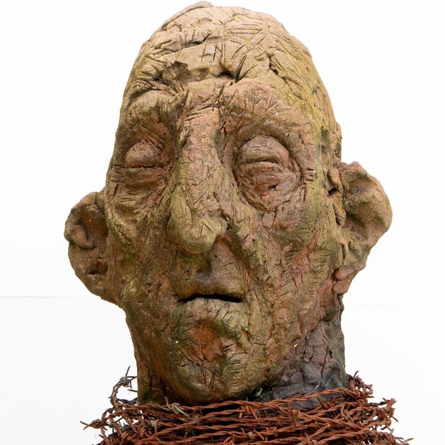 Óscar Aldonza Torres, Testa 14, 2019, Stoneware Fired in Reduction with Embedded Barbed Wire For Sale - Image 13 of 15