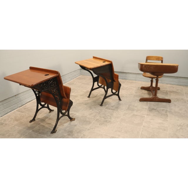 Set of Three Antique American School Desks by Buffalo Metal Company & American Seating Company, Circa 1895–1935 For Sale - Image 9 of 18