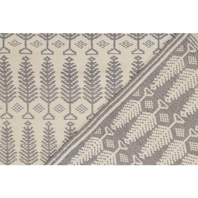 Textile Rug & Kilim’s Zilu Style Kilim in White With Gray Floral Pattern For Sale - Image 7 of 7