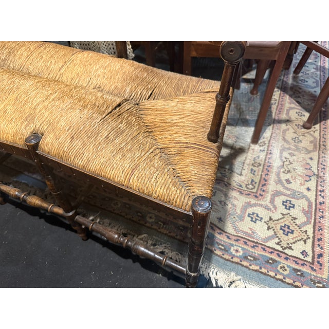 Provençal-Style Bench in Walnut, in Very Good conditions. Designed before 1890