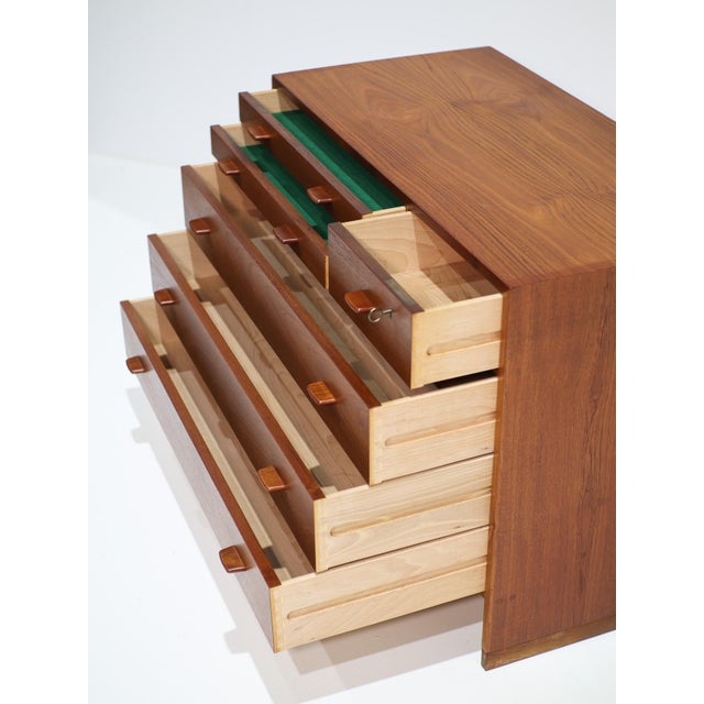 RY16 Chest of Drawers in Teak by Hans J. Wegner for Ry Møbler, Denmark, 1958 For Sale - Image 6 of 15