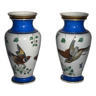Paris Porcelain Vases with Naturalistic Decoration with Birds and Butterflies, 19th Century, Set of 2 For Sale