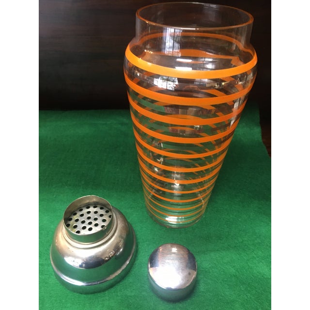 Anchor Hocking Art Deco Cobbler Type Cocktail Shaker by Anchor-Hocking in the "Rings" Pattern For Sale - Image 4 of 7