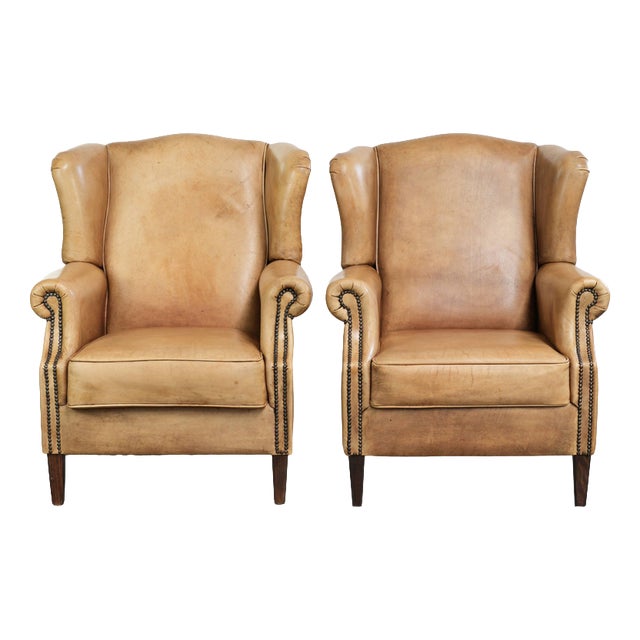 Wing Club Chairs in Light Cowhide Leather, Set of 2 For Sale