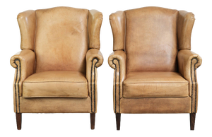 Wing Club Chairs in Light Cowhide Leather, Set of 2