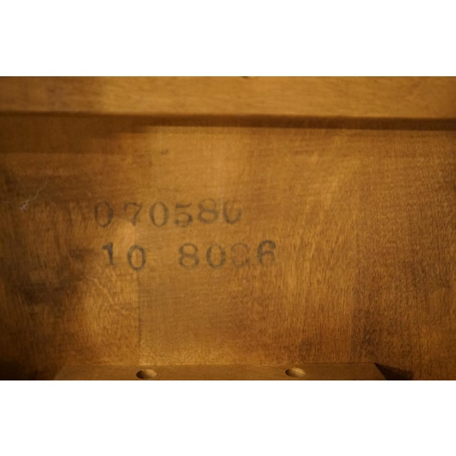 Ethan Allen Heirloom Nutmeg Maple Colonial Early American 28" Round Accent End Table 10-8036 For Sale - Image 10 of 10