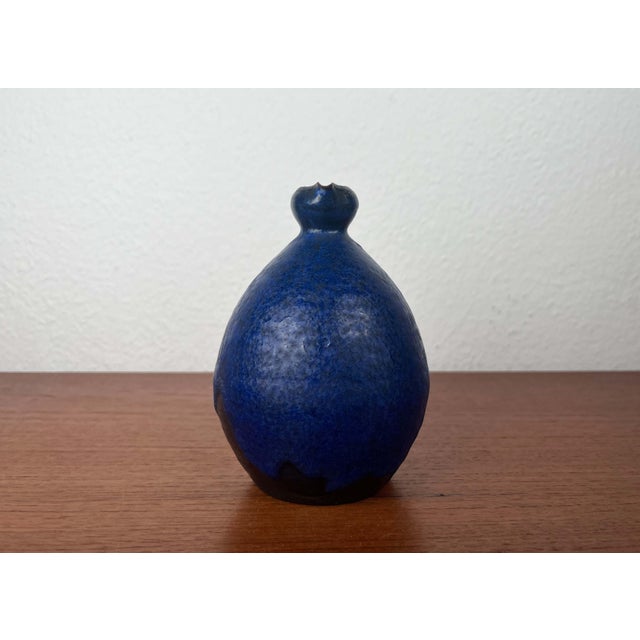 Mid-Century Modern Brutalist German Studio Pottery Blue Carafe Vase by Gerhard Liebenthron, 1975 For Sale - Image 13 of 18
