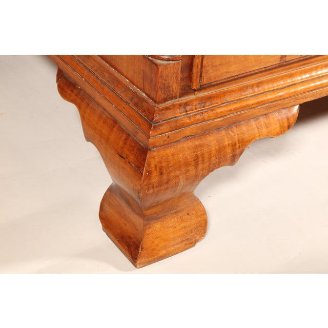 Orange American Chippendale Tiger Maple Chest of Drawers For Sale - Image 8 of 11