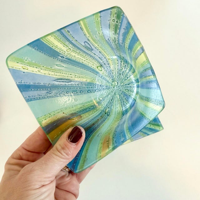 1950s 1950s Set of 2, Mid Century Modern Signed Higgins Art Glass Ashtray / Bowl Blue Starburst MCM For Sale - Image 5 of 10