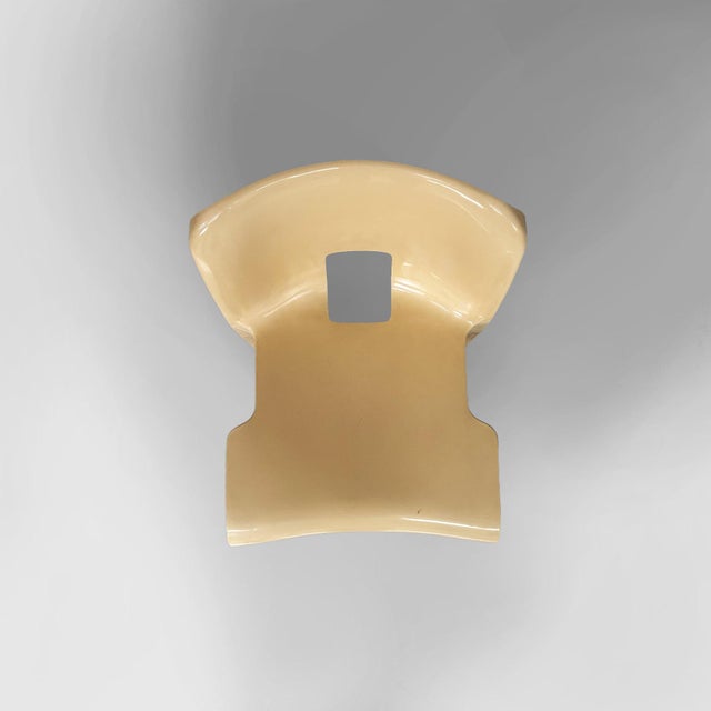 Italian Space Age Cream Chairs by Joe Colombo for Kartell, 1970s, Set of 2 For Sale - Image 6 of 18