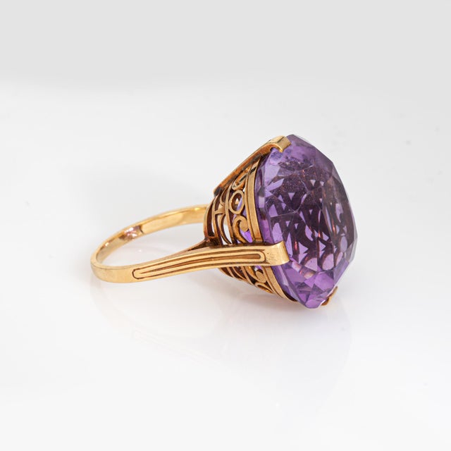 1940s 1940s Retro French 30ct Amethyst Cocktail Ring Size 6.75 Vintage 18k Yellow Gold Large For Sale - Image 5 of 7