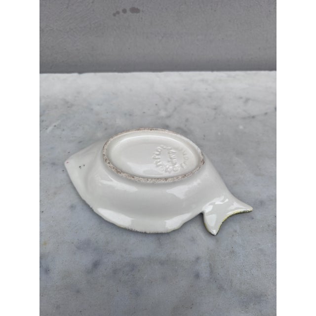 Henriot Quimper Small French Faience Fish Platter Henriot Quimper, Circa 1930 For Sale - Image 4 of 4