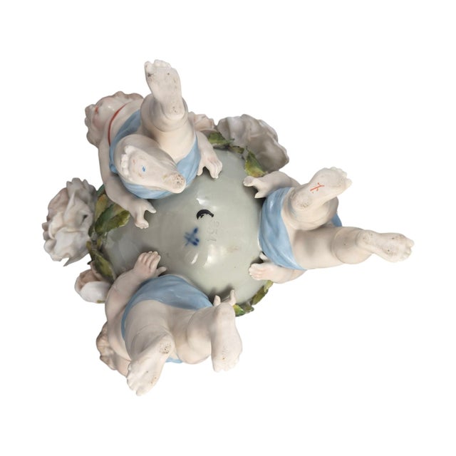 White German Sitzendorf Porcelain Cherub Egg Vase, 1902 For Sale - Image 8 of 11