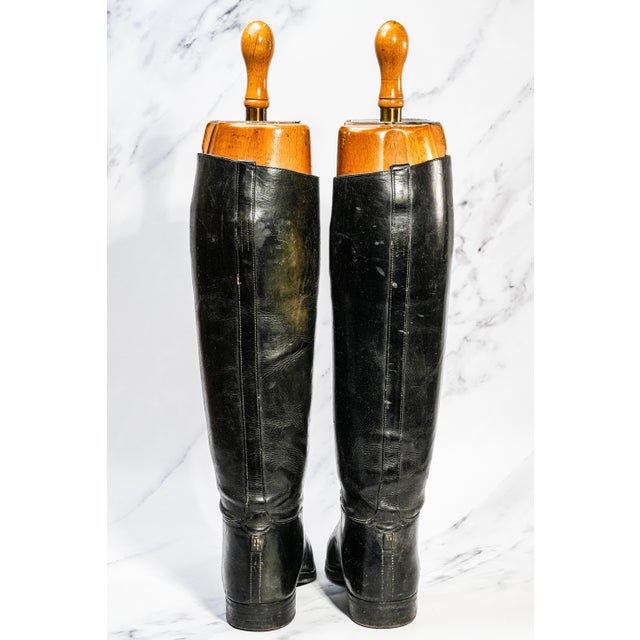 Fantastic Horse Riding English Antique Black Leather Boots Peal & Co. Wood Trees Home Decor Prop Country Equestrian For Sale In New York - Image 6 of 16