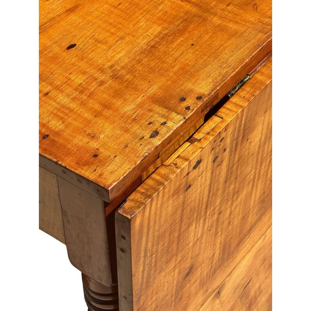 Antique Federal Period New England Tiger Maple & Cherry Dropleaf Dining Table For Sale In Boston - Image 6 of 11