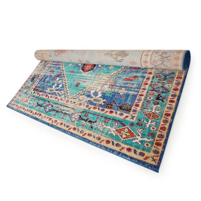 Beautiful vintage style, high traffic commercial quality Turkish / Persian style rug. 100% polypropylene frieze extra...