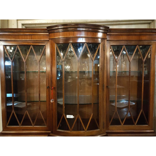 Brown Mid-1900s Georgian-Style Mahogany Breakfront China Cabinet For Sale - Image 8 of 14