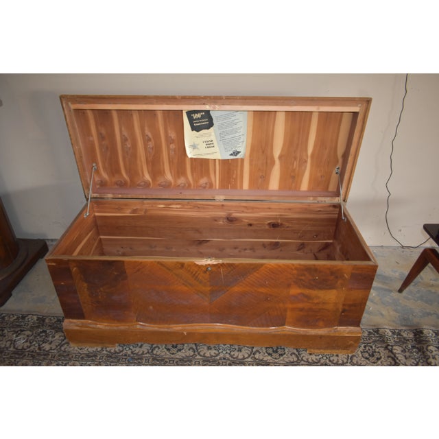 This is a vintage Caswell-Runyan cedar hope chest, dating from around the 1930s–1940s. Caswell-Runyan of Huntington,...