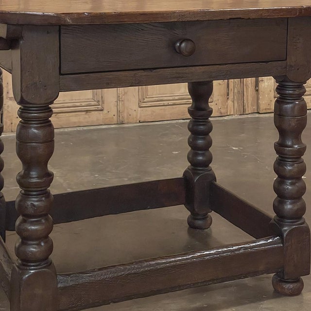 Early 18th Century French Louis XIII Solid Oak End Table For Sale - Image 14 of 18