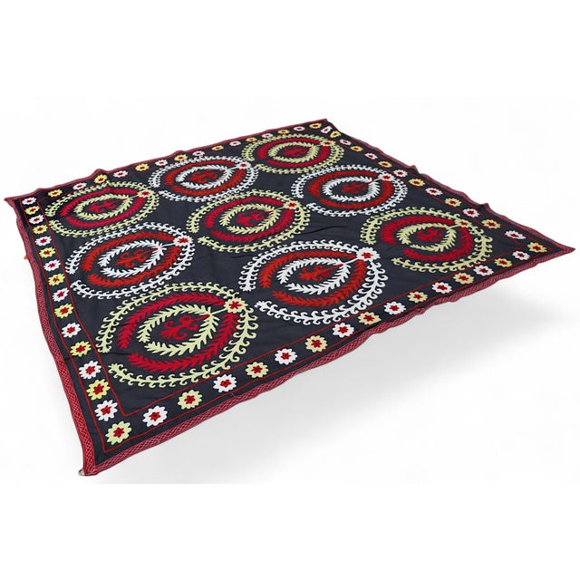 Vintage Hand-Embroidered Suzani Wall Hanging, Uzbekistan, 1920s For Sale - Image 16 of 18