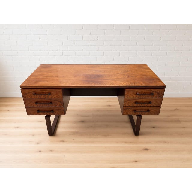 Mid-Century Modern Mid-Century Danish Rosewood Desk by Torben Valeur and Henning Jensen for Dyrlund, 1960s For Sale - Image 3 of 14