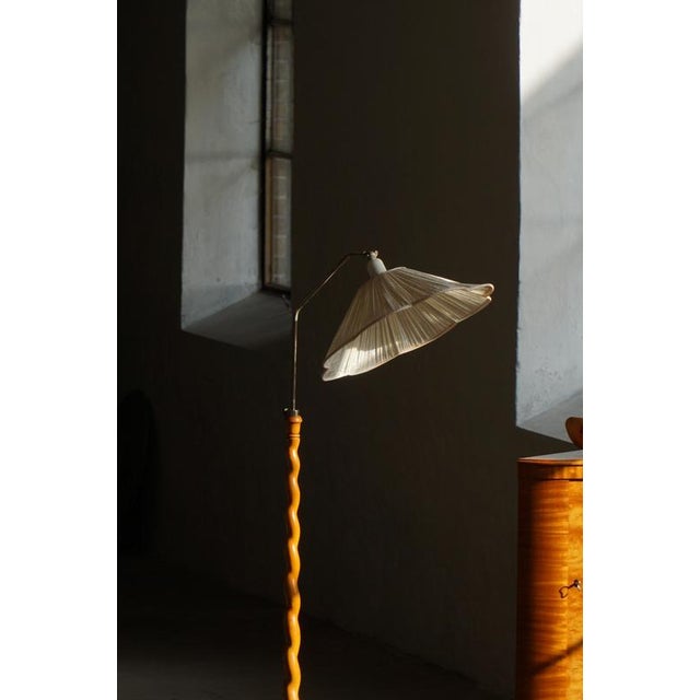 Mid-Century Swedish Floor Lamp with Turned Birch Base and Pleated Shade, 1940s For Sale - Image 11 of 18