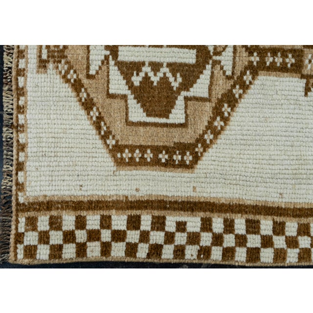 Turkish Vintage Runner Rug 3' x 11'10" #17076 For Sale - Image 4 of 8
