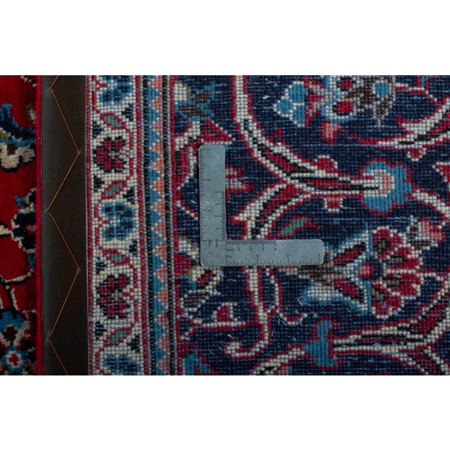Hand-Knotted Oriental Rug in Wool For Sale - Image 10 of 11