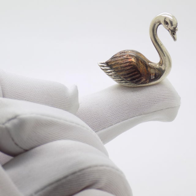 Vintage Saturno swan miniature figurine, handmade in Arezzo (Tuscany), Italy between the 1970s and 1980s in genuine silver...