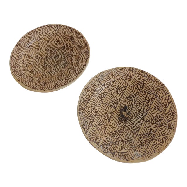 Round Brown and Tan Graphic Pattern Moroccan Plates - Set of 2 For Sale