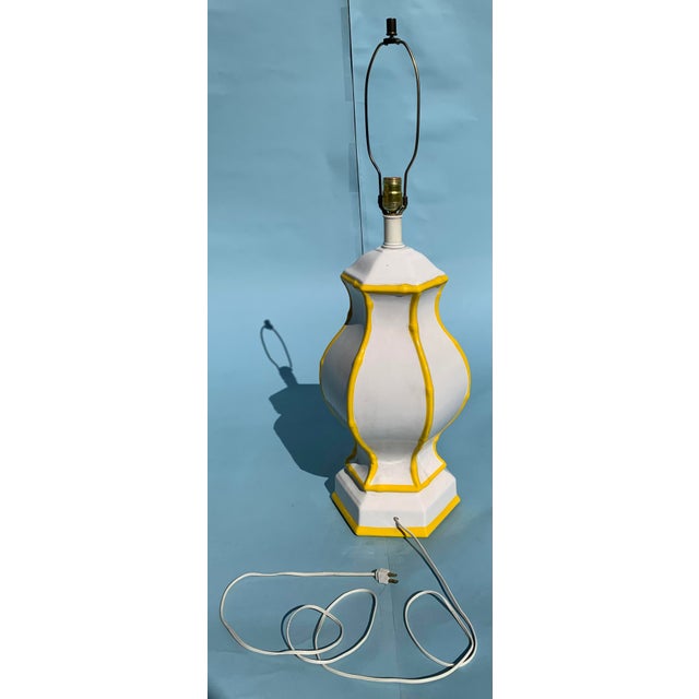White 1960s Vintage Painted Ceramic Hexagonal Table Lamp For Sale - Image 8 of 8