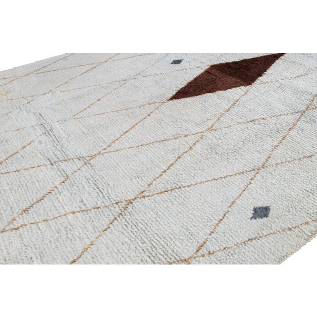 Gray 21st Century Modern Moroccan-Style Wool Rug For Sale - Image 8 of 12