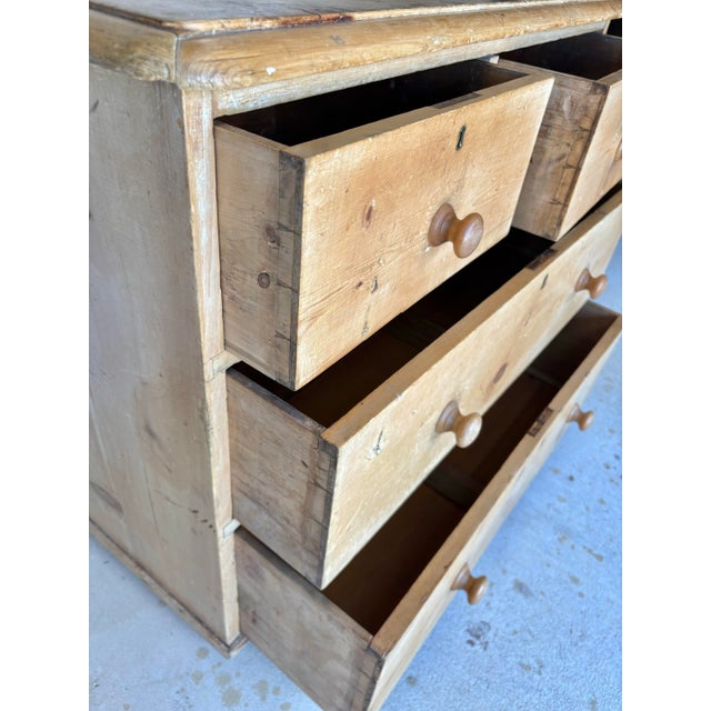 Wood Late 19th Century English Pine Chest of Drawers For Sale - Image 7 of 12