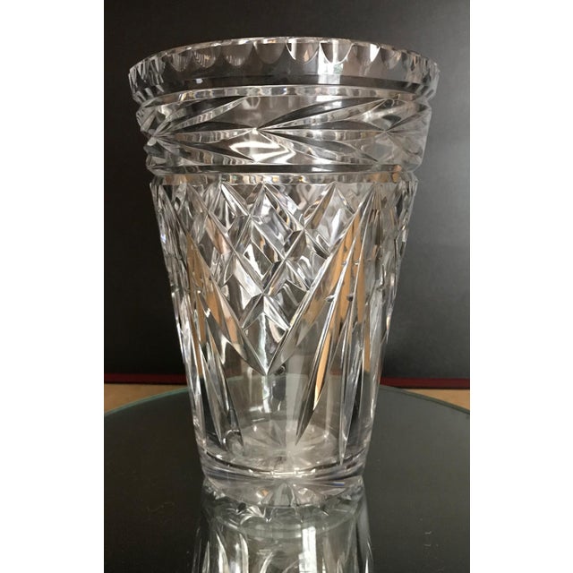 Do you love flowers? If the answer is yes then this beautiful crystal vase is for you! Whether the flowers are from your...