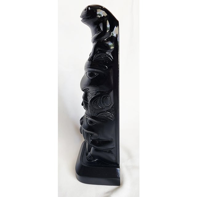 Black Vintage Hand Carved Haida Argillite Replica 5 Figure Totem Pole Frog Falcon Man Bear Fish For Sale - Image 8 of 10